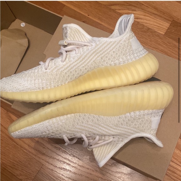 Yeezy Boost 350 - Barely Worn - Picture 3 of 7